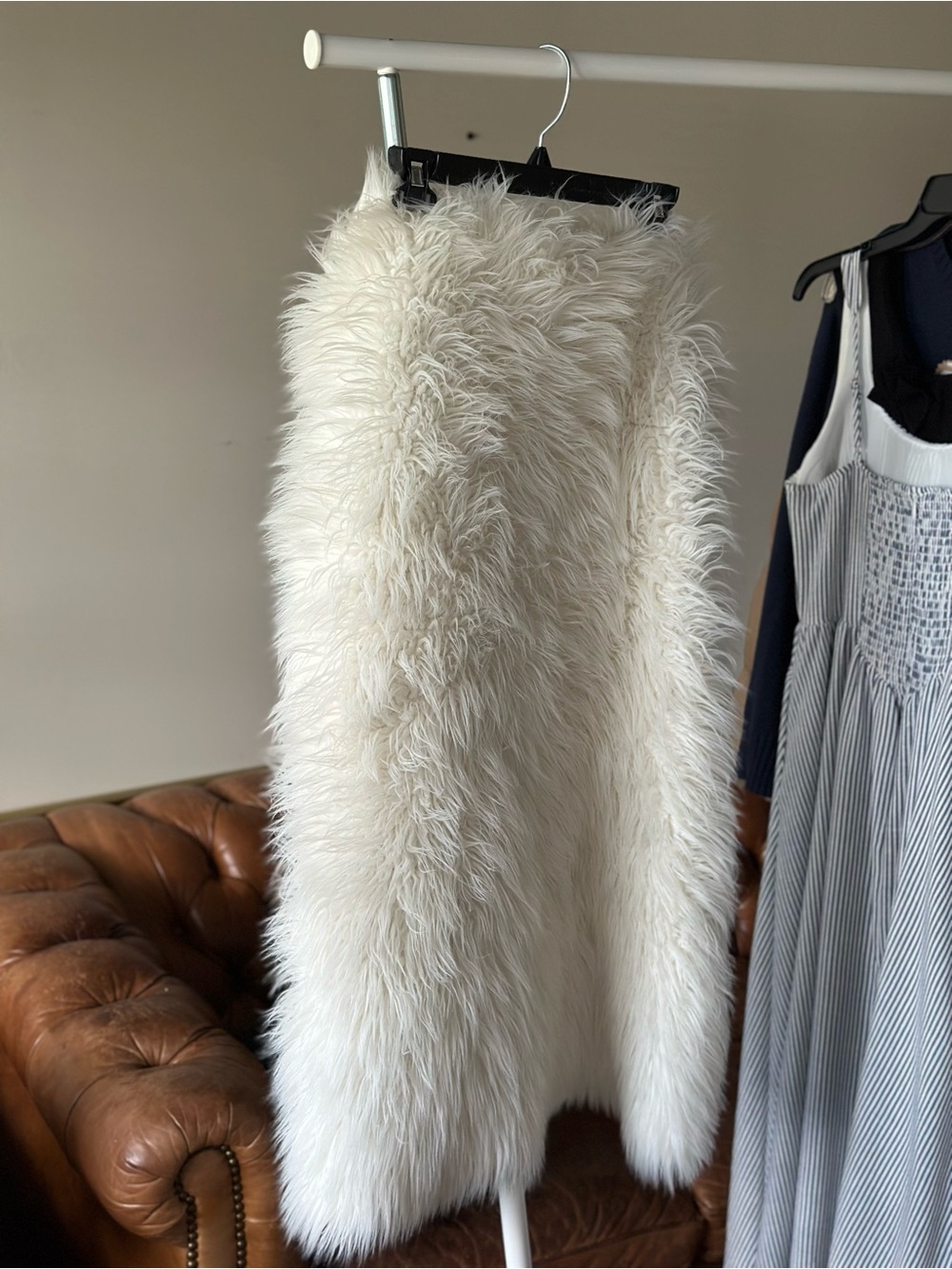 White Shag Faux Fur Rug 2’ x 3’